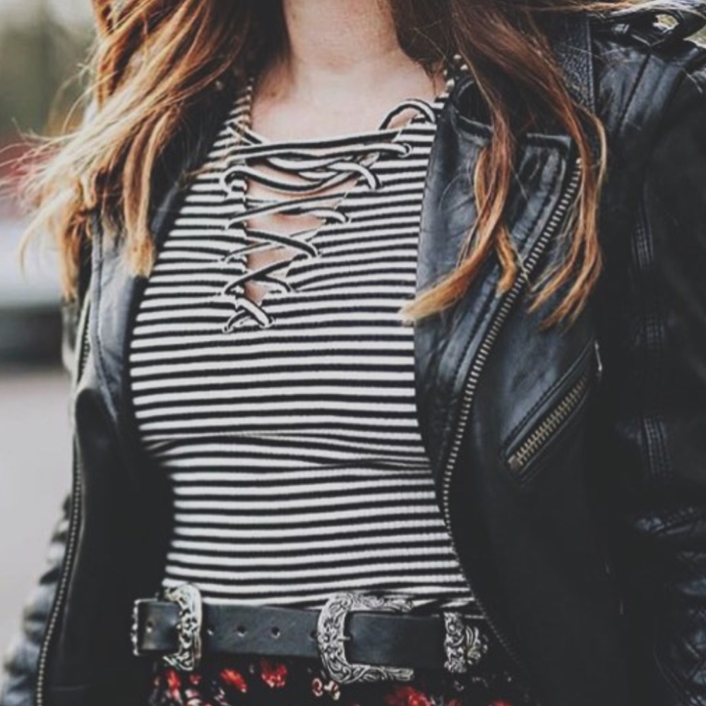 NWT Black & White Striped Lace Up Ribbed Crop Top
